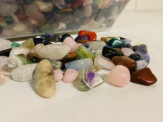 Ca. 10 kilo Trommelstenen mix luxe