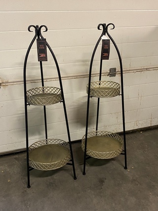2x Grote metalen etagère 107cm hoog