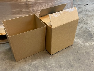 Pallet ca. 400 dozen afmeting 32x23x34cm, bruin