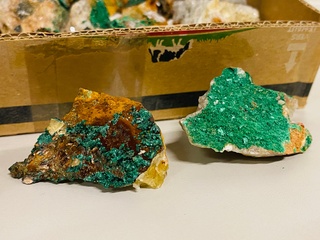 Ca. 38x Malachiet brokjes