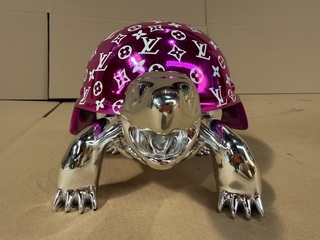 Turtle, Lior24, Hoogglans zilver (chroom look) met metallic roze/paars