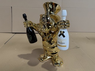Dagobert Duck Beeld, Lior24, Goud met zwarte en witte details