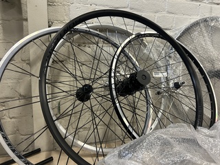Ca. 17x Fiets velg, W.o. Bontrager, Mavic