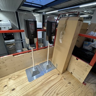 2x Dispenser, op voet