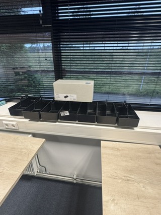 8x Toolbox, Vitra, by Arik Levi, zwart