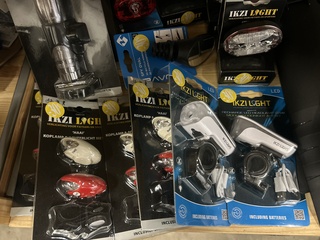 29x Fietsaccessoires w.o. verlichting, telefoonhouder W.o. Selle Royal