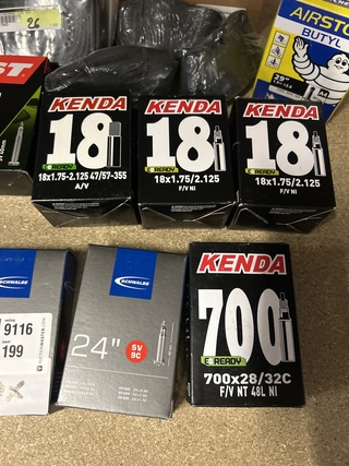 Ca. 40x Diverse binnenbanden, W.o. Continental, Michelin, Schwalbe