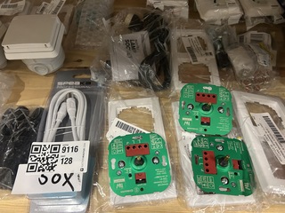 Ca. 50x Diverse bouwmarktartikelen w.o. led dimmer, hoekstopkraan W.o.