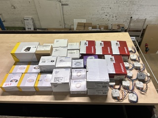 Partij elektronica w.o. led spots, W.o. SLV, Lumiance, Klemco, Opple