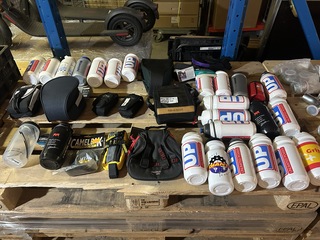 Partij fietsaccessoires w.o. bidons, fietstasje, W.o. AGU, Camelbak