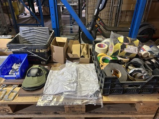 Partij bouwmarkt artikelen w.o. diverse soorten tape, werkkleding