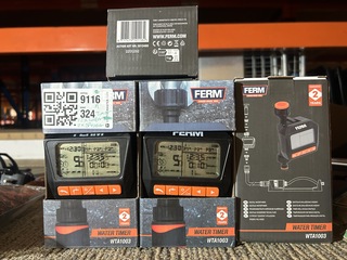 Ca. 12x Watertimer, 2x sproeier, Ferm