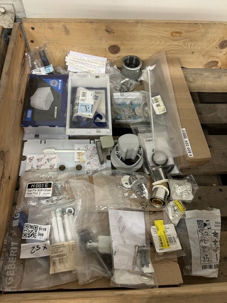 Partij installatiemateriaal en sanitiar, W.o. Geberit, Grohe