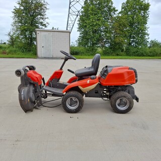 Zitmaaier Husqvarna, R216, bouwjaar 2012