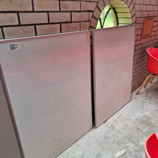 2x Whiteboard