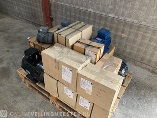 Pallet met elektromotoren