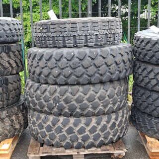 3x Vrachtwagenband, 1x terreinband, Michelin/ Continental, O.a. XZL