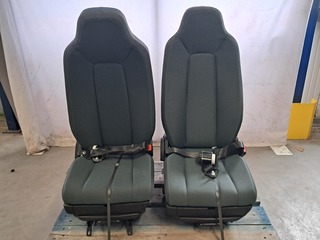 2x Vrachtwagenstoel, Volvo
