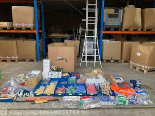 Partij diverse handelsgoederen