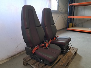 2x Vrachtwagenstoel, Volvo