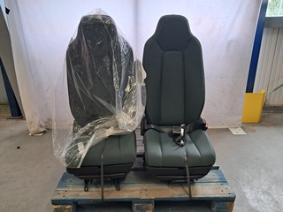 2x Vrachtwagenstoel, Volvo