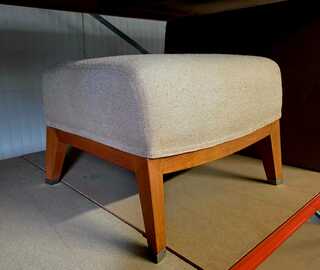 Voetenbank, Giorgetti, Massimo scolari, Beige