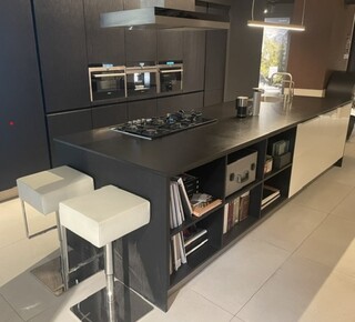 Luxe showroomkeuken, Eggersmann | Siemens, black oak | fronten glans w