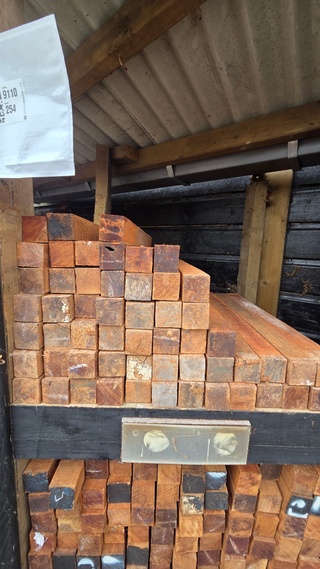 Ca. 56x Hardhouten piketten