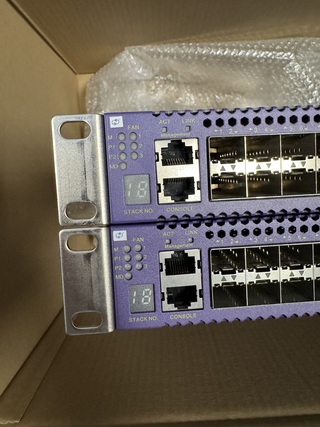 2x 48-poorts 10G aggregation switch (Core), Extreme Networks Summit, X