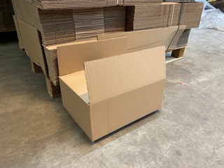 Ca. 540x Verzenddozen 40x30x16cm, Bruin