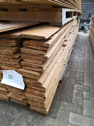 Ca. 73x Vuren geïmpregneerde rabatdelen lengte 450 cm, Scandinavisch V