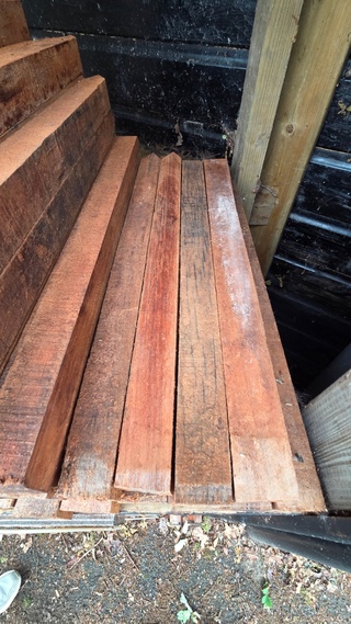 Ca. 56x Hardhouten piketten