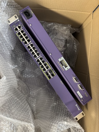 Ca. 21x Gigabit PoE edge switch (Edge-licentie), Extreme Networks Summ