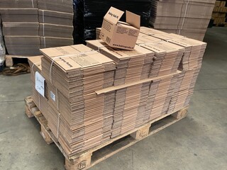 Ca. 1600x Verzenddozen 18x15x12cm zware enkelgolf, Bruin