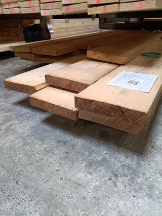 Partij vuren planken