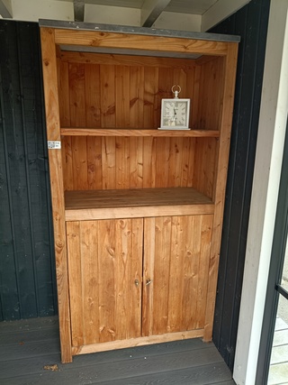 Tuinkast Douglas, Hillhout