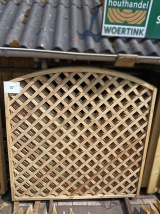 4x Trellisschermen met diagonale lamellen toog