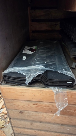 Ca. 15x Bitumen nokstukken, Guttanit