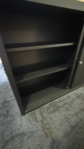 Archiefkast zwart met houten blad