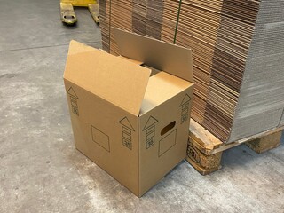 Ca. 340x Verzenddozen 40x30x35cm, Bruin