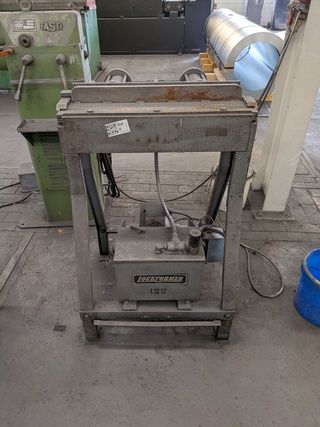 Hydraulische zetbank Lockformer
