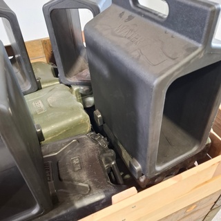 Partij diverse jerrycans