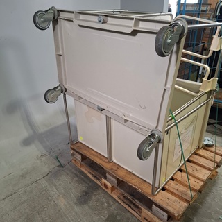 2x Kunststof transportkar
