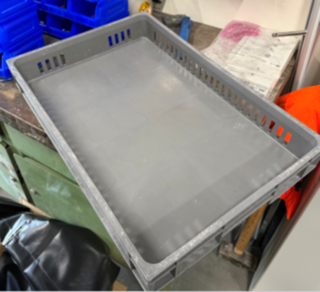 Ca. 2500x Stapelbare kratten, 60×40 cm, Grijs / Chroom