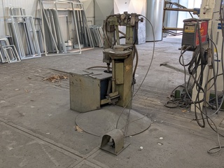 Pneumatische uithoekmachine Kien