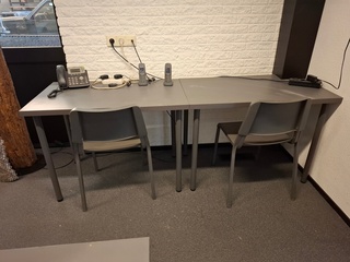 11x Kantinetafel met 13x stoel