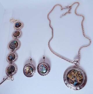 Armband + collier + oorbellen met abalone/parelmoer