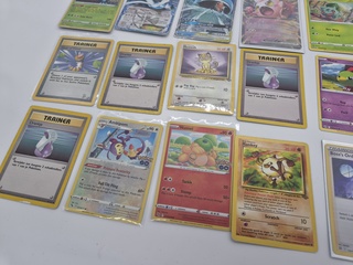 Partij Pokémon verzamelkaarten bestaande uit kaarten uit diverse serie