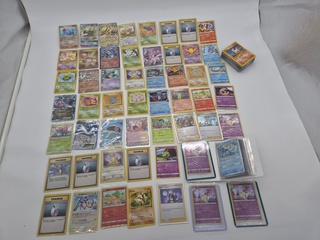 Partij Pokémon verzamelkaarten bestaande uit kaarten uit diverse serie