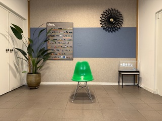 Fiberglass chrome eiffel-base Vitra, DSR, groen